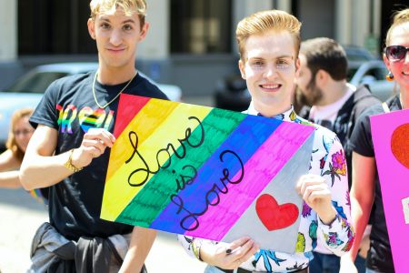 Gay, bisexual youth can thrive with positive family relationships